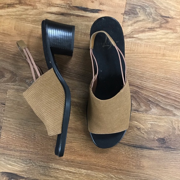 NWT Life Stride slingback block heel sandals 9 - Picture 7 of 8